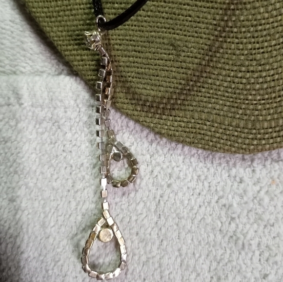 Long dangle rhinestone pendant on black cord necklace - Picture 5 of 5